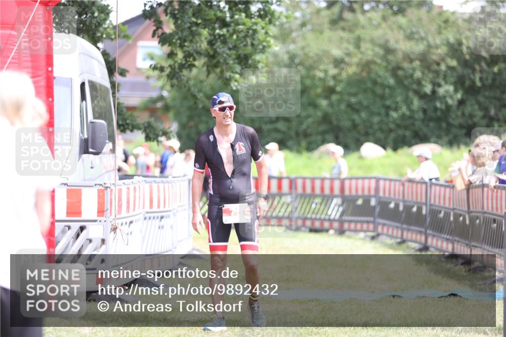 21.06.2026 - 29. Vierlanden-Triathlon Andreas Tolksdorf http://msf.ph/oto/9892432 21.06.2026 13:42:34 Ziel 239, 239 meine-sportfotos.de
