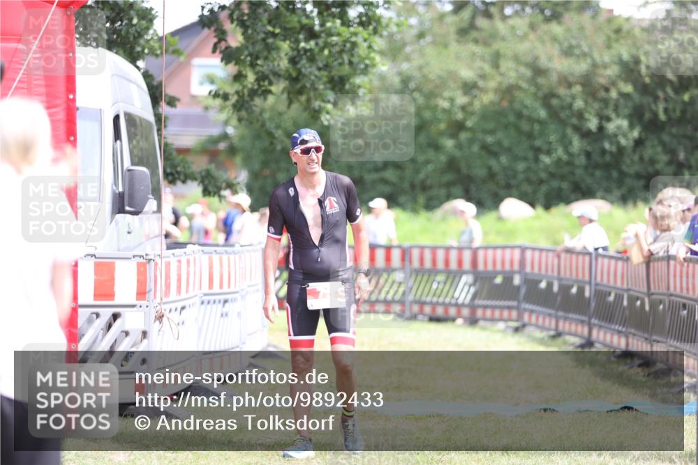 21.06.2026 - 29. Vierlanden-Triathlon Andreas Tolksdorf http://msf.ph/oto/9892433 21.06.2026 13:42:34 Ziel 239, 239 meine-sportfotos.de