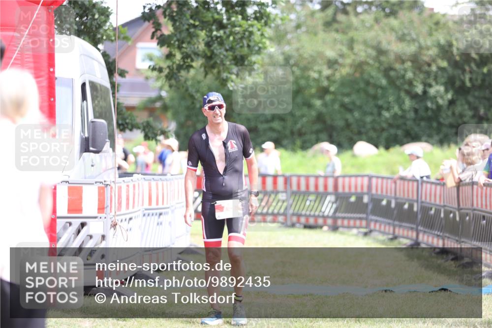 21.06.2026 - 29. Vierlanden-Triathlon Andreas Tolksdorf http://msf.ph/oto/9892435 21.06.2026 13:42:34 Ziel 239, 239 meine-sportfotos.de