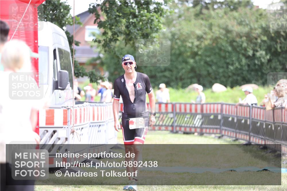 21.06.2026 - 29. Vierlanden-Triathlon Andreas Tolksdorf http://msf.ph/oto/9892438 21.06.2026 13:42:34 Ziel 239, 239 meine-sportfotos.de