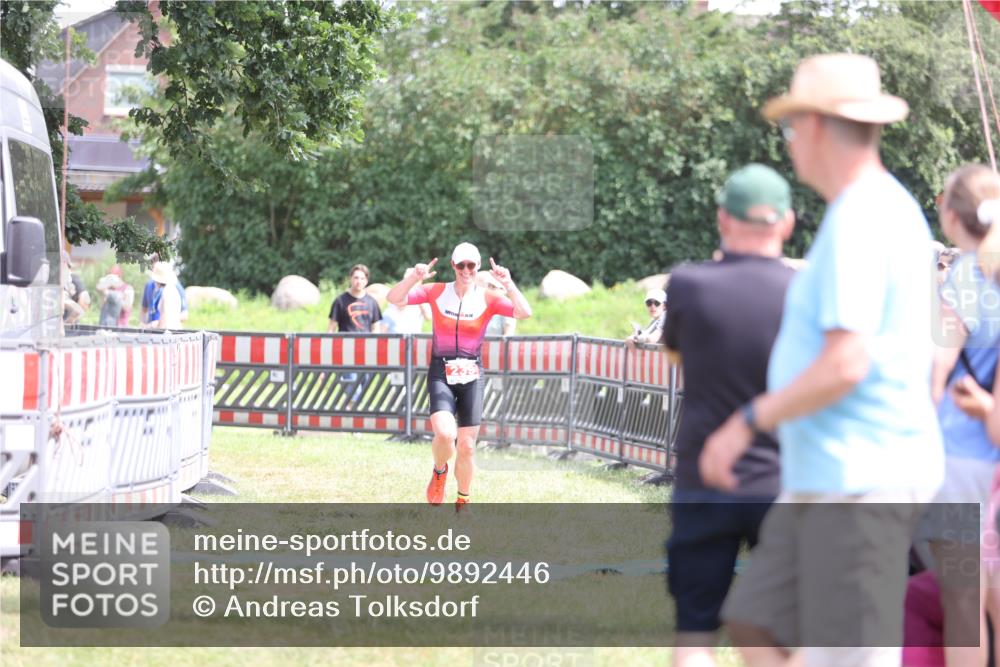21.06.2026 - 29. Vierlanden-Triathlon Andreas Tolksdorf http://msf.ph/oto/9892446 21.06.2026 13:42:37 Ziel 239, 239 meine-sportfotos.de
