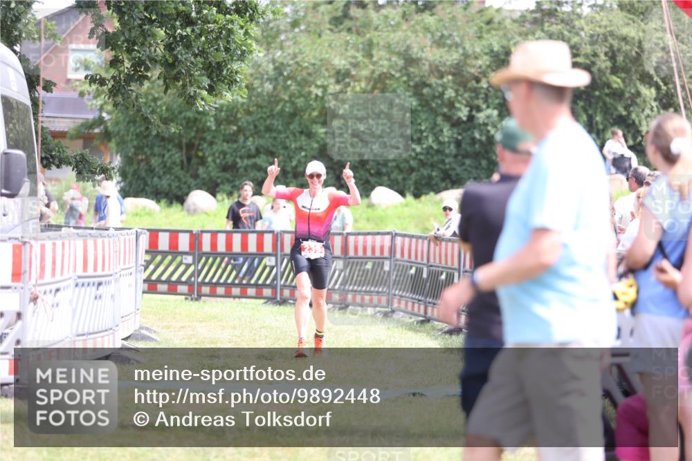 21.06.2026 - 29. Vierlanden-Triathlon Andreas Tolksdorf http://msf.ph/oto/9892448 21.06.2026 13:42:37 Ziel 239, 239 meine-sportfotos.de