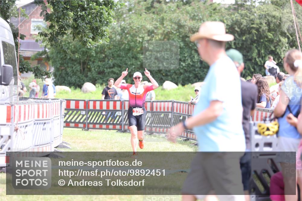 21.06.2026 - 29. Vierlanden-Triathlon Andreas Tolksdorf http://msf.ph/oto/9892451 21.06.2026 13:42:37 Ziel 239, 239 meine-sportfotos.de
