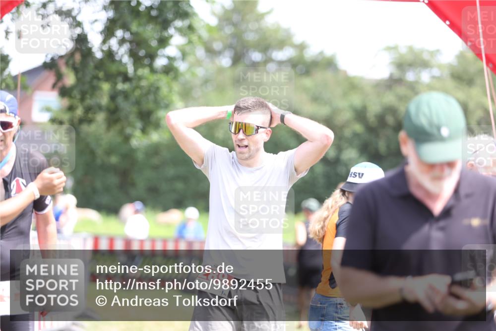 21.06.2026 - 29. Vierlanden-Triathlon Andreas Tolksdorf http://msf.ph/oto/9892455 21.06.2026 13:43:02 Ziel 284, 289, 284, 289 meine-sportfotos.de