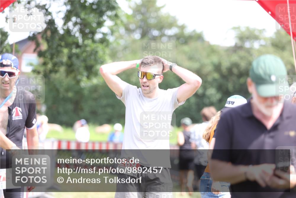 21.06.2026 - 29. Vierlanden-Triathlon Andreas Tolksdorf http://msf.ph/oto/9892457 21.06.2026 13:43:02 Ziel 284, 289, 284, 289 meine-sportfotos.de