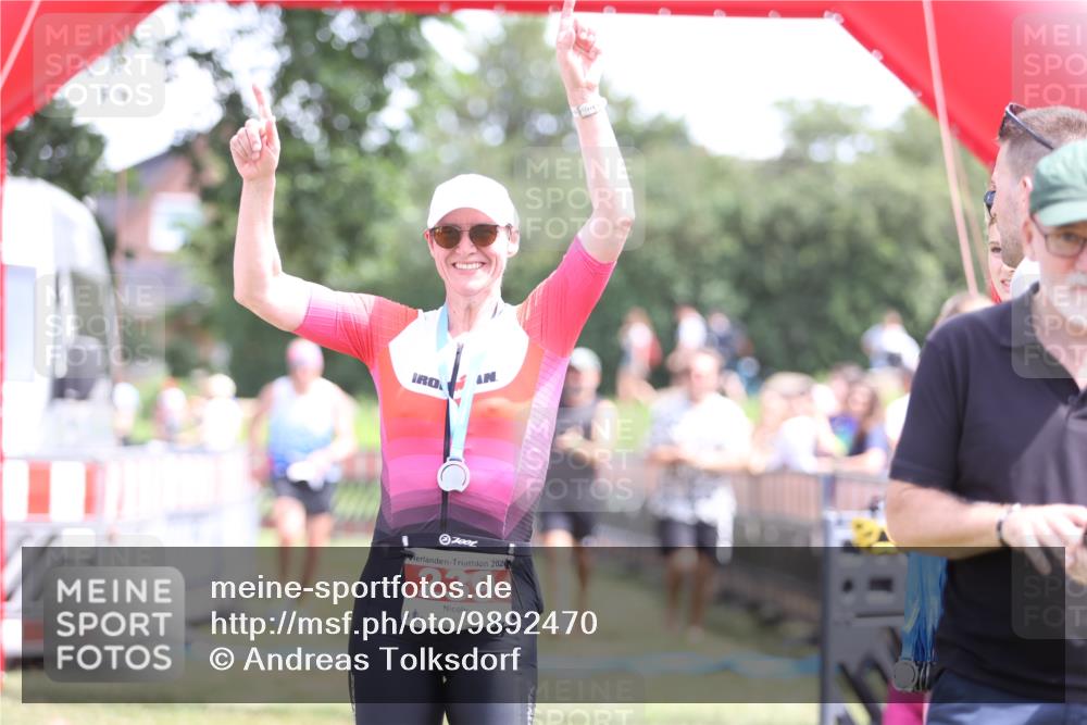 21.06.2026 - 29. Vierlanden-Triathlon Andreas Tolksdorf http://msf.ph/oto/9892470 21.06.2026 13:43:09 Ziel 284, 284 meine-sportfotos.de