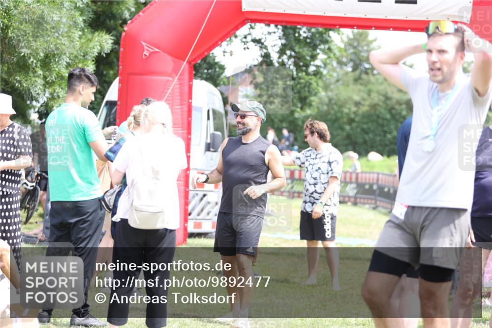21.06.2026 - 29. Vierlanden-Triathlon Andreas Tolksdorf http://msf.ph/oto/9892477 21.06.2026 13:43:15 Ziel 284, 284 meine-sportfotos.de