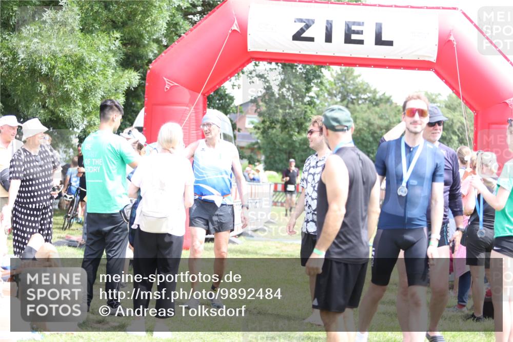 21.06.2026 - 29. Vierlanden-Triathlon Andreas Tolksdorf http://msf.ph/oto/9892484 21.06.2026 13:43:24 Ziel 755, 755 meine-sportfotos.de