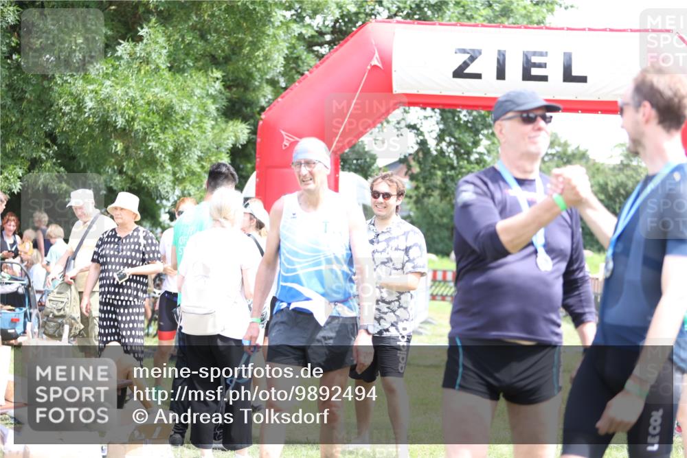 21.06.2026 - 29. Vierlanden-Triathlon Andreas Tolksdorf http://msf.ph/oto/9892494 21.06.2026 13:43:27 Ziel 755, 755 meine-sportfotos.de