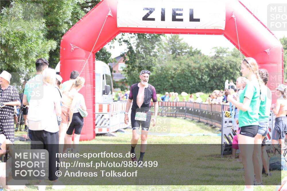 21.06.2026 - 29. Vierlanden-Triathlon Andreas Tolksdorf http://msf.ph/oto/9892499 21.06.2026 13:43:34 Ziel 755, 755 meine-sportfotos.de