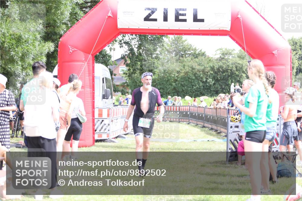21.06.2026 - 29. Vierlanden-Triathlon Andreas Tolksdorf http://msf.ph/oto/9892502 21.06.2026 13:43:35 Ziel  meine-sportfotos.de