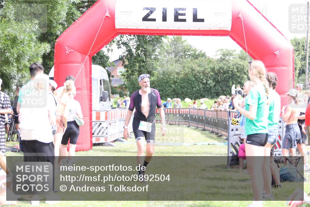 21.06.2026 - 29. Vierlanden-Triathlon Andreas Tolksdorf http://msf.ph/oto/9892504 21.06.2026 13:43:35 Ziel  meine-sportfotos.de