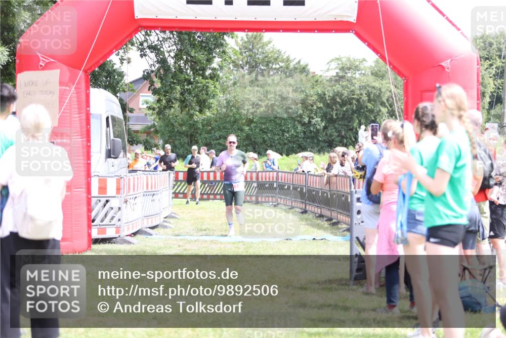 21.06.2026 - 29. Vierlanden-Triathlon Andreas Tolksdorf http://msf.ph/oto/9892506 21.06.2026 13:43:59 Ziel 113, 167, 291, 788, 113, 167, 291, 788 meine-sportfotos.de