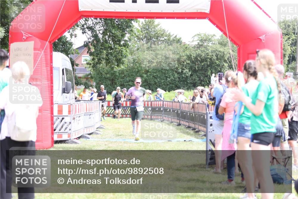 21.06.2026 - 29. Vierlanden-Triathlon Andreas Tolksdorf http://msf.ph/oto/9892508 21.06.2026 13:43:59 Ziel 113, 167, 291, 788, 113, 167, 291, 788 meine-sportfotos.de
