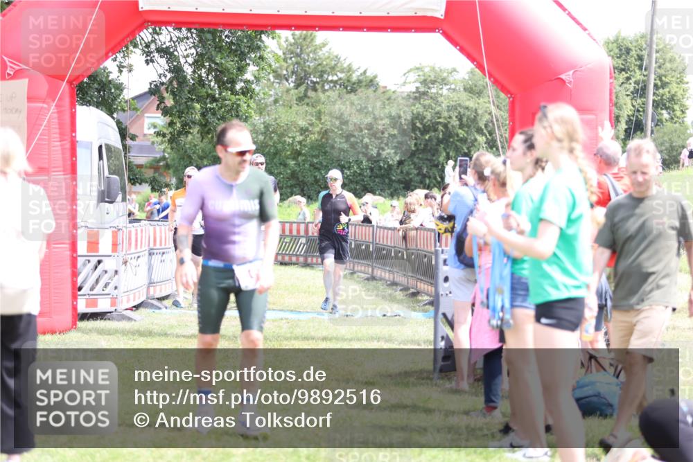 21.06.2026 - 29. Vierlanden-Triathlon Andreas Tolksdorf http://msf.ph/oto/9892516 21.06.2026 13:44:04 Ziel 113, 167, 291, 788, 113, 167, 291, 788 meine-sportfotos.de