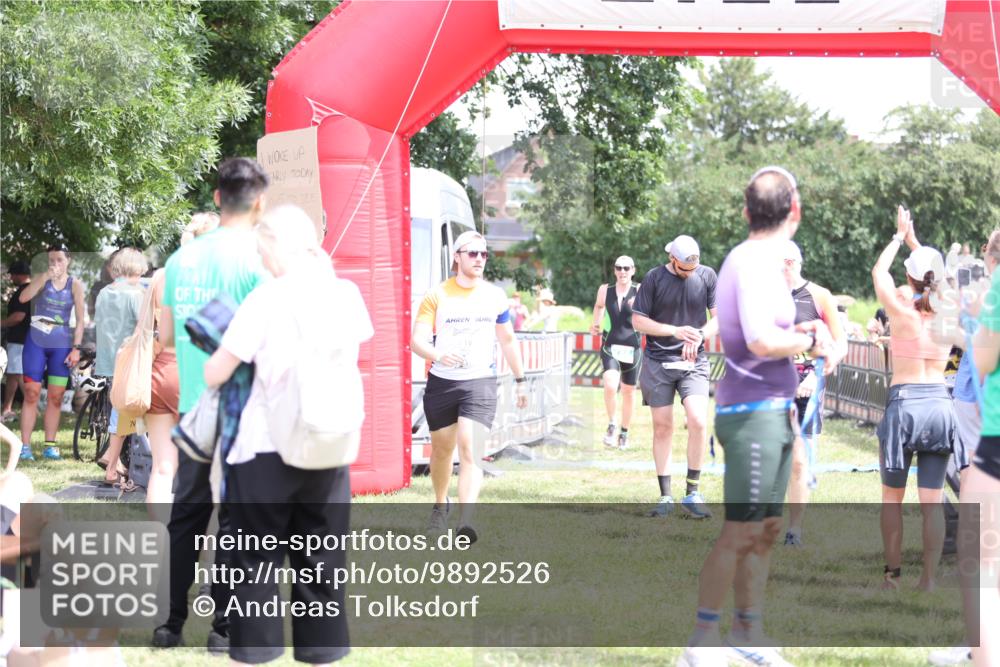 21.06.2026 - 29. Vierlanden-Triathlon Andreas Tolksdorf http://msf.ph/oto/9892526 21.06.2026 13:44:07 Ziel 113, 291, 788, 113, 291, 788 meine-sportfotos.de
