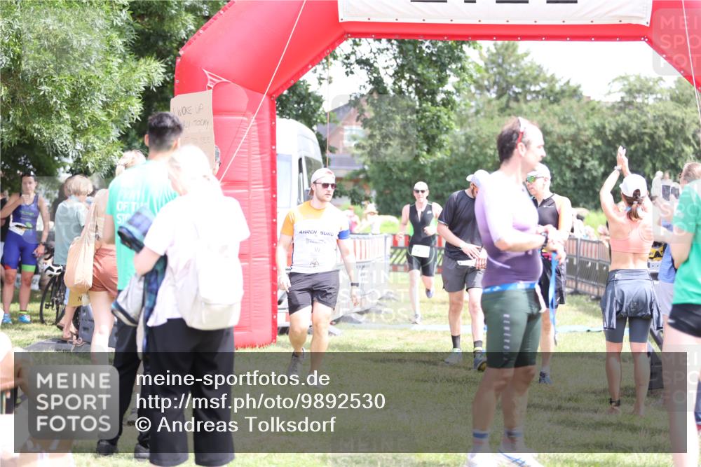 21.06.2026 - 29. Vierlanden-Triathlon Andreas Tolksdorf http://msf.ph/oto/9892530 21.06.2026 13:44:07 Ziel 113, 291, 788, 113, 291, 788 meine-sportfotos.de