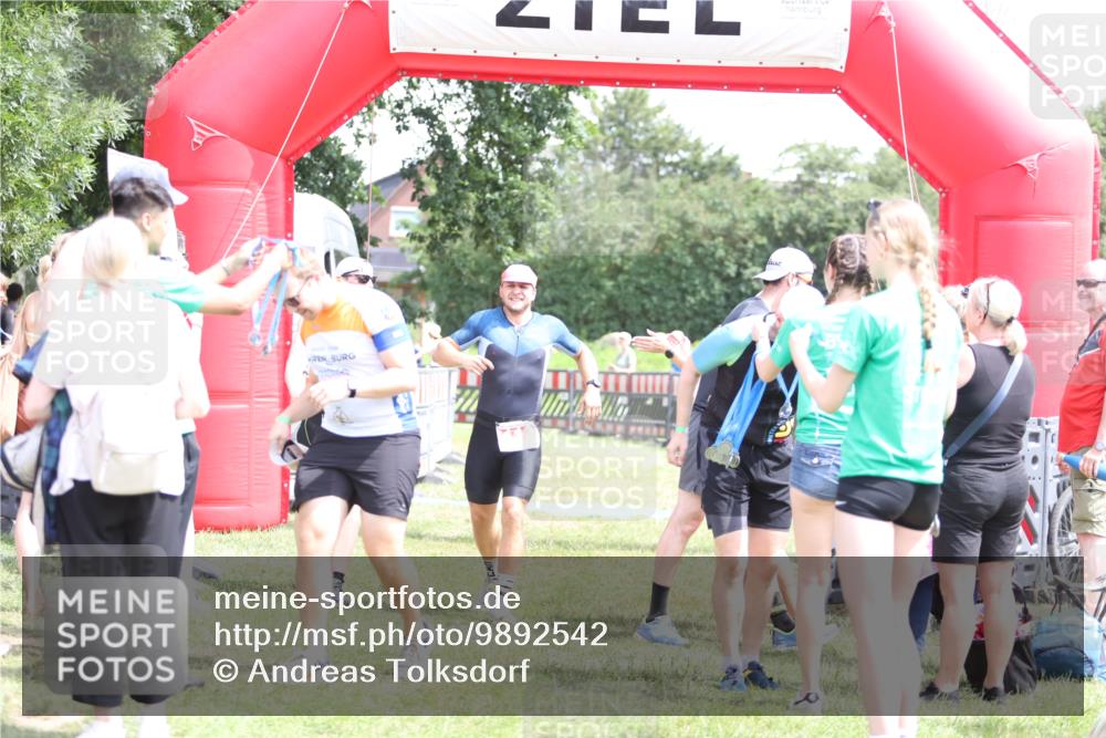 21.06.2026 - 29. Vierlanden-Triathlon Andreas Tolksdorf http://msf.ph/oto/9892542 21.06.2026 13:44:11 Ziel 113, 788, 113, 788 meine-sportfotos.de