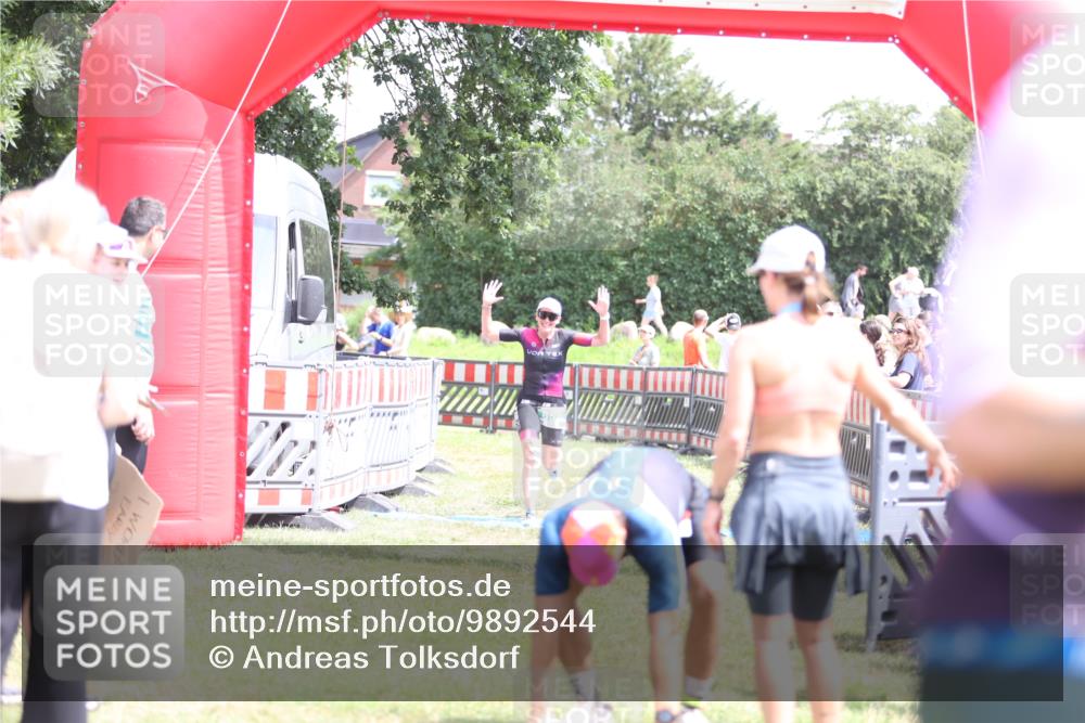 21.06.2026 - 29. Vierlanden-Triathlon Andreas Tolksdorf http://msf.ph/oto/9892544 21.06.2026 13:44:29 Ziel 859, 859 meine-sportfotos.de