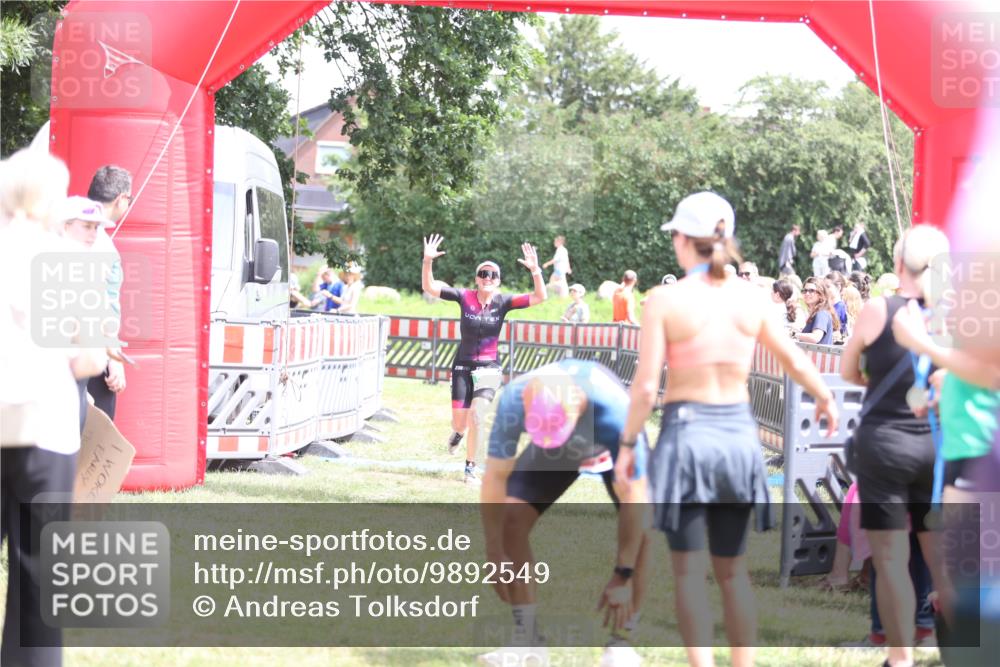 21.06.2026 - 29. Vierlanden-Triathlon Andreas Tolksdorf http://msf.ph/oto/9892549 21.06.2026 13:44:29 Ziel 859, 859 meine-sportfotos.de