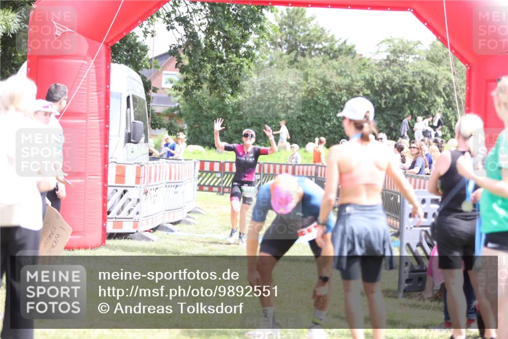 21.06.2026 - 29. Vierlanden-Triathlon Andreas Tolksdorf http://msf.ph/oto/9892551 21.06.2026 13:44:29 Ziel 859, 859 meine-sportfotos.de