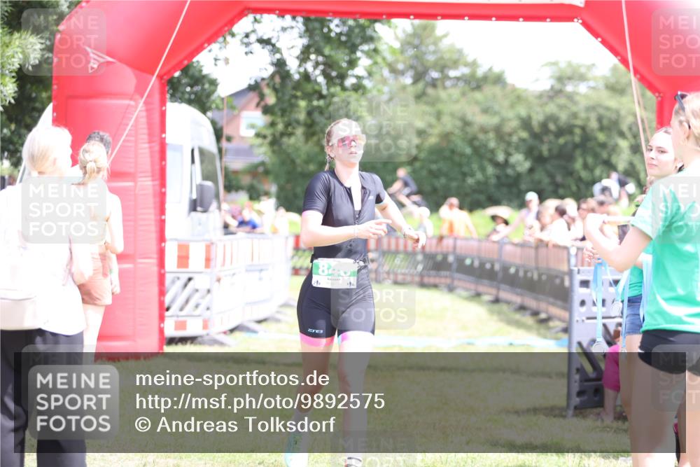 21.06.2026 - 29. Vierlanden-Triathlon Andreas Tolksdorf http://msf.ph/oto/9892575 21.06.2026 13:44:44 Ziel 754, 848, 754, 848 meine-sportfotos.de