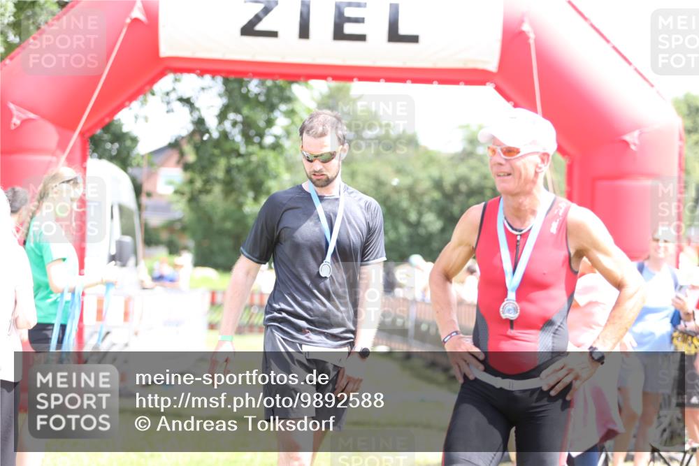 21.06.2026 - 29. Vierlanden-Triathlon Andreas Tolksdorf http://msf.ph/oto/9892588 21.06.2026 13:45:28 Ziel 126, 126 meine-sportfotos.de