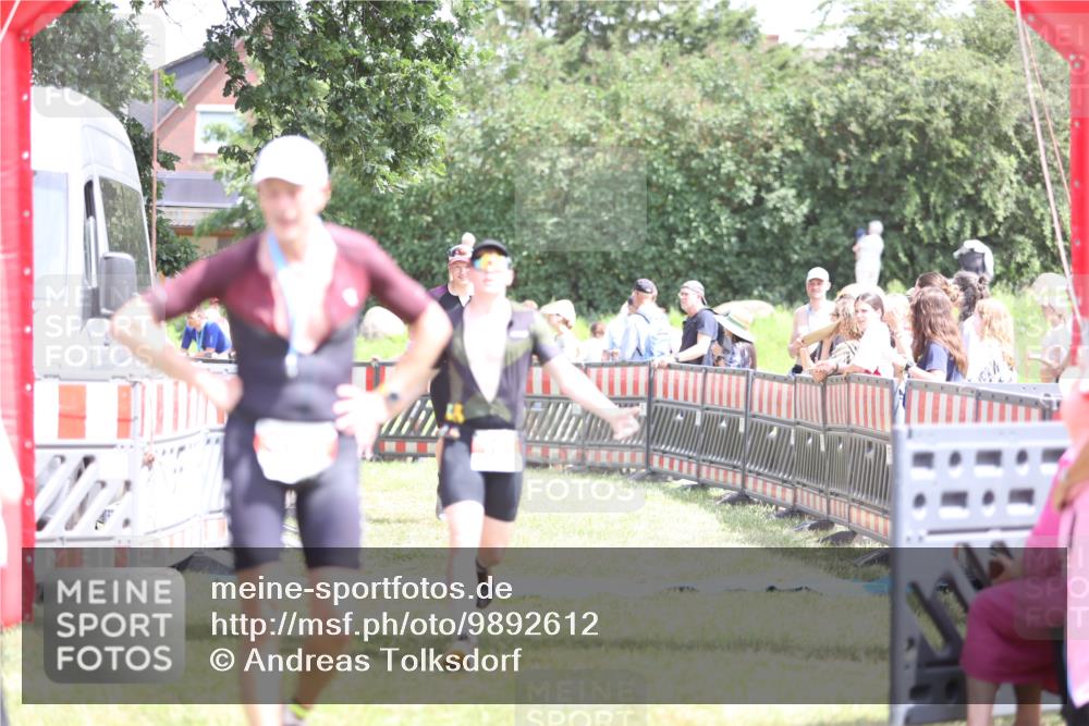 21.06.2026 - 29. Vierlanden-Triathlon Andreas Tolksdorf http://msf.ph/oto/9892612 21.06.2026 13:45:50 Ziel 101, 259, 750, 101, 259, 750 meine-sportfotos.de