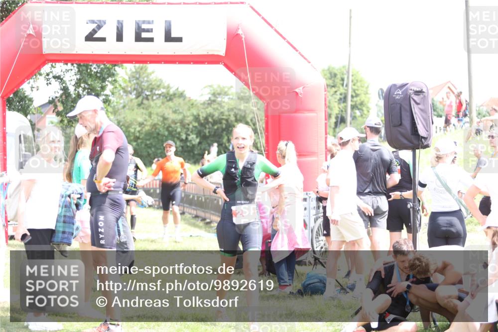 21.06.2026 - 29. Vierlanden-Triathlon Andreas Tolksdorf http://msf.ph/oto/9892619 21.06.2026 13:46:06 Ziel 259, 283, 842, 259, 283, 842 meine-sportfotos.de