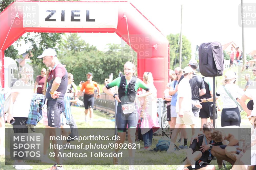21.06.2026 - 29. Vierlanden-Triathlon Andreas Tolksdorf http://msf.ph/oto/9892621 21.06.2026 13:46:06 Ziel 259, 283, 842, 259, 283, 842 meine-sportfotos.de