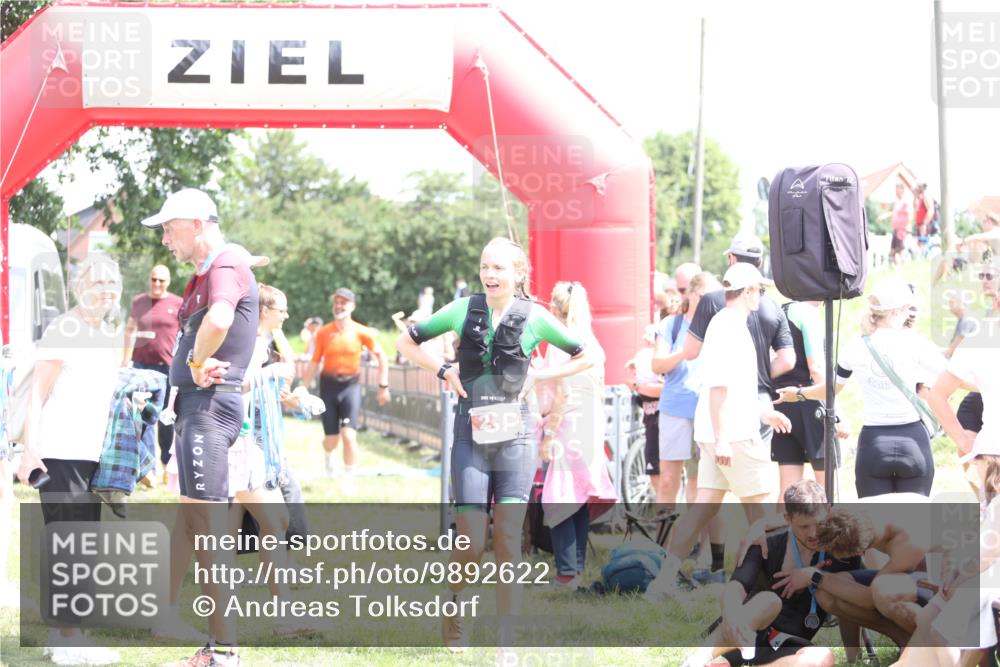 21.06.2026 - 29. Vierlanden-Triathlon Andreas Tolksdorf http://msf.ph/oto/9892622 21.06.2026 13:46:06 Ziel 259, 283, 842, 259, 283, 842 meine-sportfotos.de