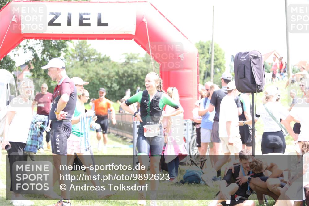 21.06.2026 - 29. Vierlanden-Triathlon Andreas Tolksdorf http://msf.ph/oto/9892623 21.06.2026 13:46:07 Ziel 283, 842, 283, 842 meine-sportfotos.de