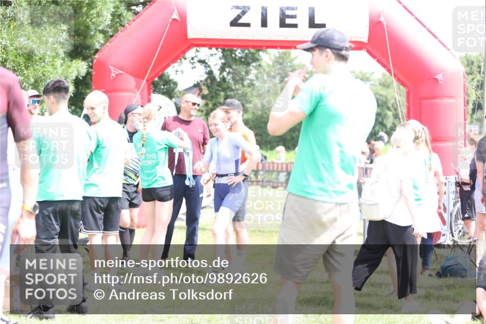 21.06.2026 - 29. Vierlanden-Triathlon Andreas Tolksdorf http://msf.ph/oto/9892626 21.06.2026 13:46:23 Ziel 681, 840, 1047, 681, 840, 1047 meine-sportfotos.de