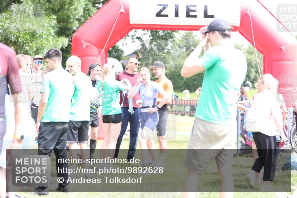 21.06.2026 - 29. Vierlanden-Triathlon Andreas Tolksdorf http://msf.ph/oto/9892628 21.06.2026 13:46:23 Ziel 681, 840, 1047, 681, 840, 1047 meine-sportfotos.de