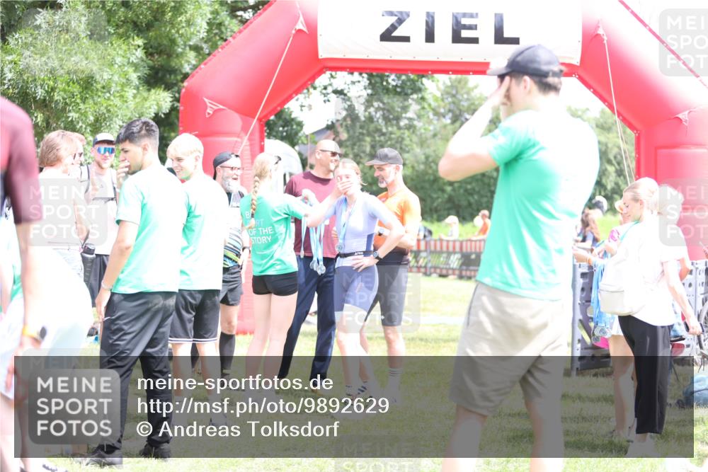 21.06.2026 - 29. Vierlanden-Triathlon Andreas Tolksdorf http://msf.ph/oto/9892629 21.06.2026 13:46:23 Ziel 681, 840, 1047, 681, 840, 1047 meine-sportfotos.de