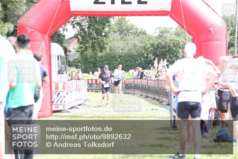 21.06.2026 - 29. Vierlanden-Triathlon Andreas Tolksdorf http://msf.ph/oto/9892632 21.06.2026 13:47:34 Ziel 669, 833, 1065, 669, 833, 1065 meine-sportfotos.de
