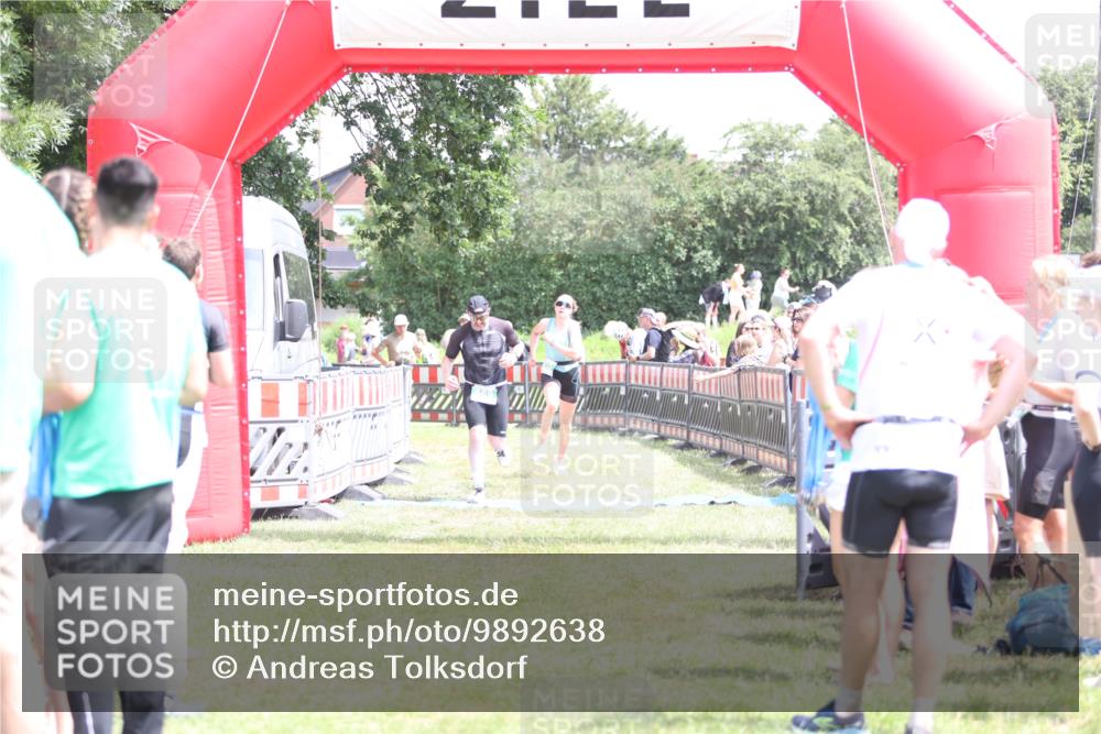 21.06.2026 - 29. Vierlanden-Triathlon Andreas Tolksdorf http://msf.ph/oto/9892638 21.06.2026 13:47:34 Ziel 669, 833, 1065, 669, 833, 1065 meine-sportfotos.de