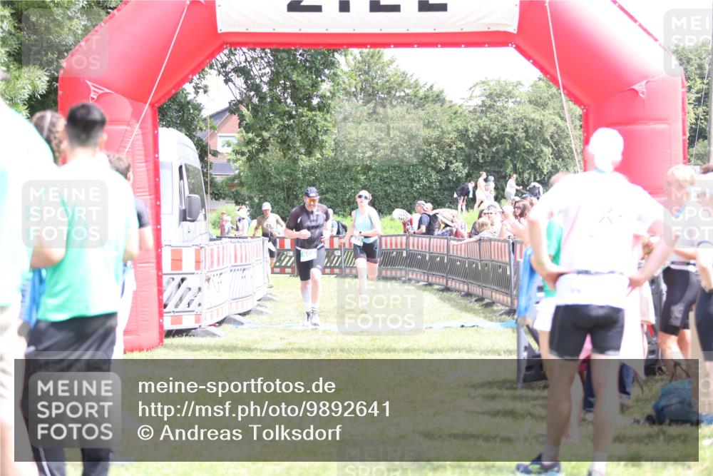 21.06.2026 - 29. Vierlanden-Triathlon Andreas Tolksdorf http://msf.ph/oto/9892641 21.06.2026 13:47:34 Ziel 669, 833, 1065, 669, 833, 1065 meine-sportfotos.de