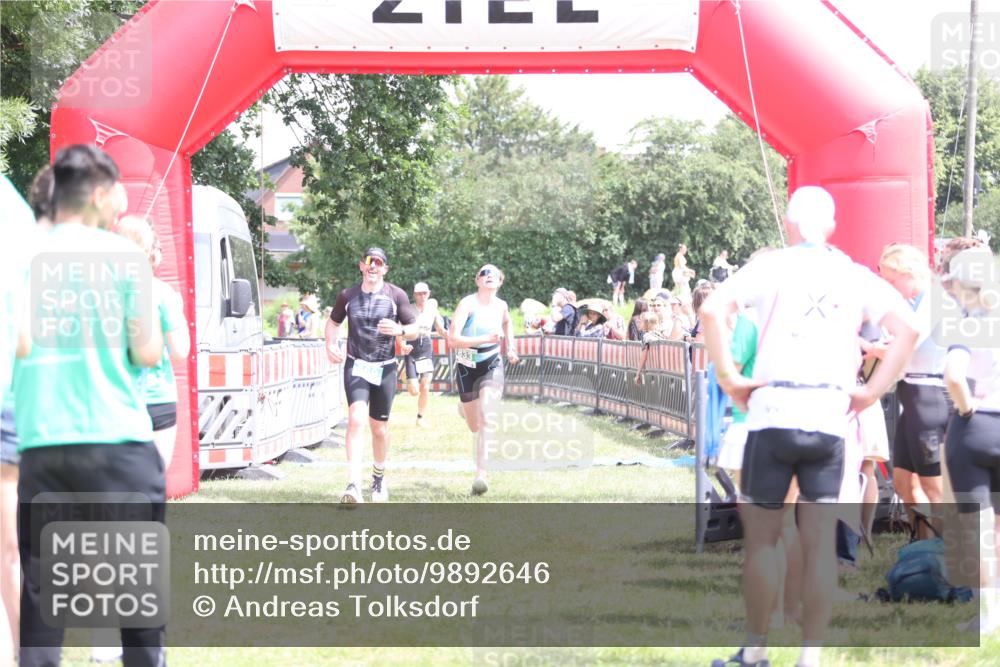 21.06.2026 - 29. Vierlanden-Triathlon Andreas Tolksdorf http://msf.ph/oto/9892646 21.06.2026 13:47:35 Ziel 669, 833, 1065, 669, 833, 1065 meine-sportfotos.de