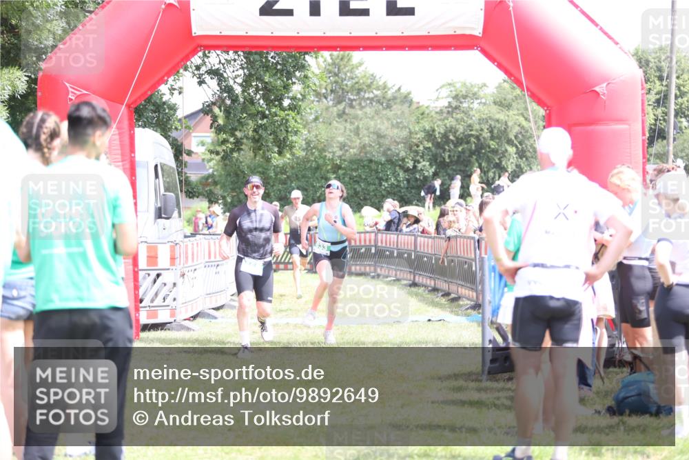21.06.2026 - 29. Vierlanden-Triathlon Andreas Tolksdorf http://msf.ph/oto/9892649 21.06.2026 13:47:35 Ziel 669, 833, 1065, 669, 833, 1065 meine-sportfotos.de
