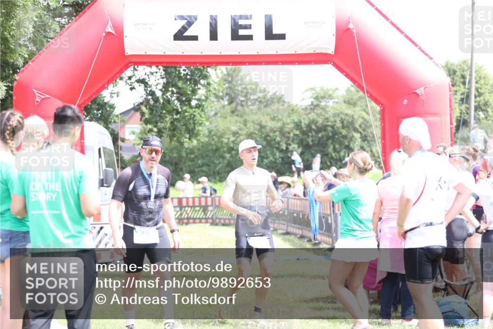 21.06.2026 - 29. Vierlanden-Triathlon Andreas Tolksdorf http://msf.ph/oto/9892653 21.06.2026 13:47:39 Ziel 669, 833, 1065, 669, 833, 1065 meine-sportfotos.de