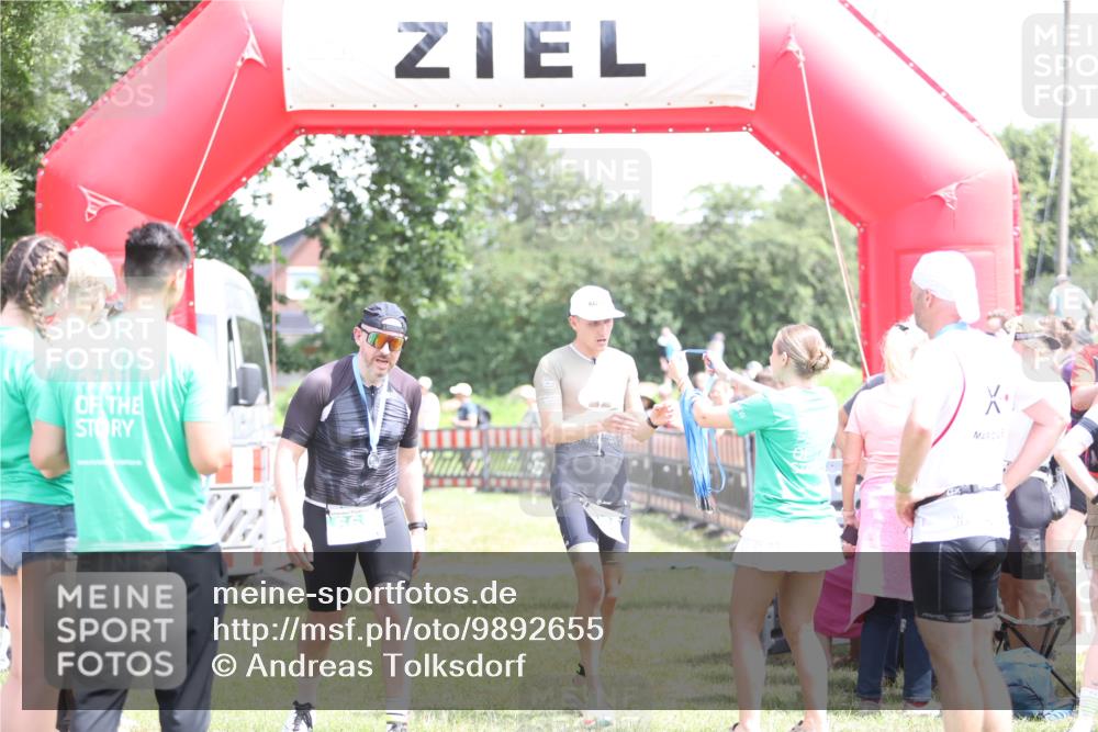 21.06.2026 - 29. Vierlanden-Triathlon Andreas Tolksdorf http://msf.ph/oto/9892655 21.06.2026 13:47:40 Ziel 669, 833, 1065, 669, 833, 1065 meine-sportfotos.de