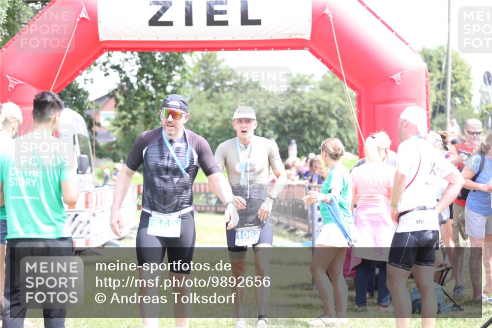 21.06.2026 - 29. Vierlanden-Triathlon Andreas Tolksdorf http://msf.ph/oto/9892656 21.06.2026 13:47:41 Ziel 833, 1065, 833, 1065 meine-sportfotos.de