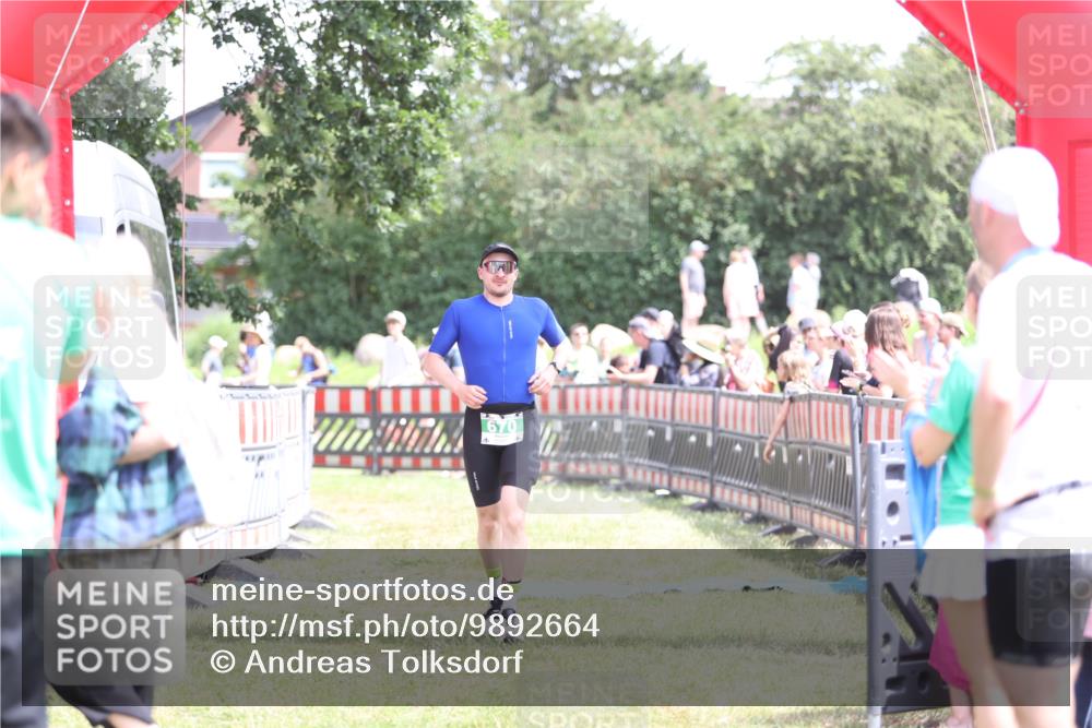 21.06.2026 - 29. Vierlanden-Triathlon Andreas Tolksdorf http://msf.ph/oto/9892664 21.06.2026 13:47:59 Ziel 87, 670, 87, 670 meine-sportfotos.de