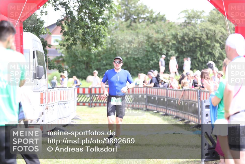 21.06.2026 - 29. Vierlanden-Triathlon Andreas Tolksdorf http://msf.ph/oto/9892669 21.06.2026 13:47:59 Ziel 87, 670, 87, 670 meine-sportfotos.de