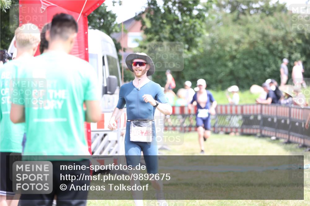 21.06.2026 - 29. Vierlanden-Triathlon Andreas Tolksdorf http://msf.ph/oto/9892675 21.06.2026 13:48:10 Ziel 64, 87, 806, 64, 87, 806 meine-sportfotos.de