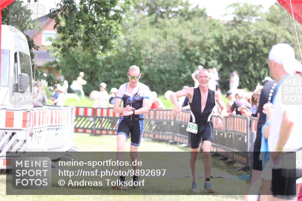 21.06.2026 - 29. Vierlanden-Triathlon Andreas Tolksdorf http://msf.ph/oto/9892697 21.06.2026 13:48:36 Ziel 768, 781, 889, 768, 781, 889 meine-sportfotos.de