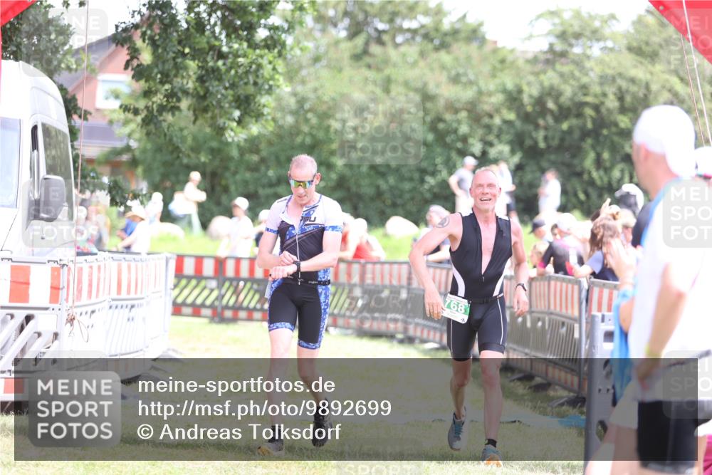 21.06.2026 - 29. Vierlanden-Triathlon Andreas Tolksdorf http://msf.ph/oto/9892699 21.06.2026 13:48:36 Ziel 768, 781, 889, 768, 781, 889 meine-sportfotos.de