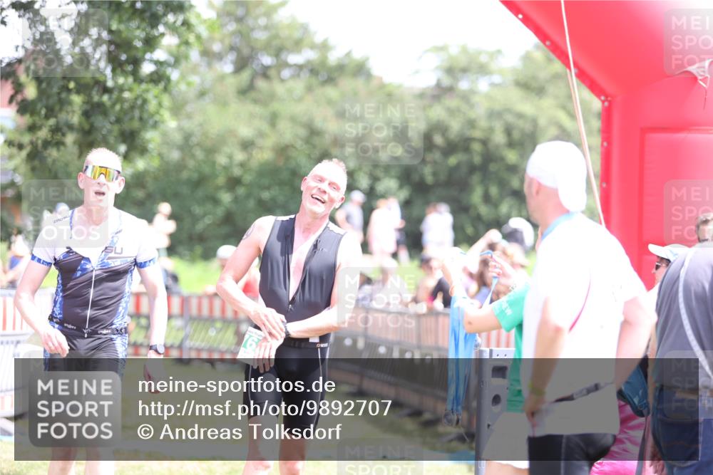 21.06.2026 - 29. Vierlanden-Triathlon Andreas Tolksdorf http://msf.ph/oto/9892707 21.06.2026 13:48:38 Ziel 768, 781, 889, 768, 781, 889 meine-sportfotos.de