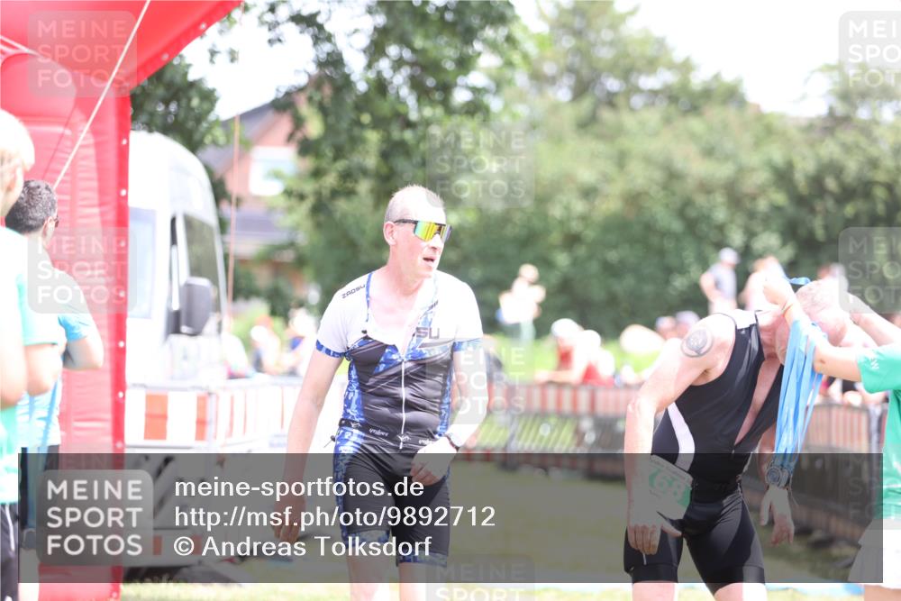 21.06.2026 - 29. Vierlanden-Triathlon Andreas Tolksdorf http://msf.ph/oto/9892712 21.06.2026 13:48:39 Ziel 768, 781, 889, 768, 781, 889 meine-sportfotos.de
